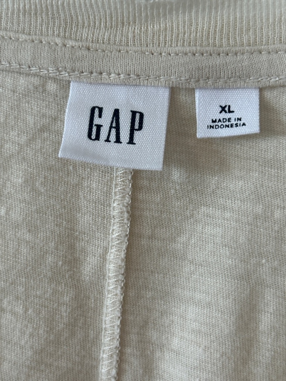 Bundle! GAP 2 V-Neck Raw Edge Tees Sz XL w MEASUREMENTS Chino & Butterfly Lilac - Picture 2 of 11